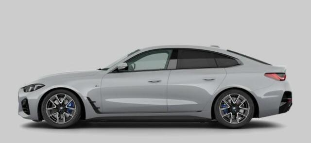 BMW i4 eDrive40 M Sport Edition 84 kWh COMFORT PACK - INNOVATION PACK - Head up - Hifi - Parking Assistant Plus - Comfort Access - Getinte Ruiten - Elektrisch verstelbare/verwarmde stoelen -