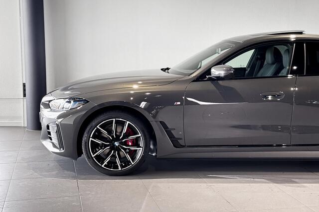BMW i4 eDrive40 M Sport Edition | Glazen Panoramadak | Stoelverwarming | Harman Kardon |