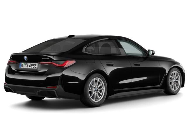 BMW i4 eDrive40 Pure Edition 84 kWh Comfort pack | Comfort Acces| Stuurwiel verwarmd | HIFI Systeem | Elektrisch biedend schuifdak