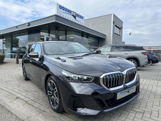BMW i5 eDrive40 M Sport Edition 84 kWh Pano-Dak | Adapt. Cruise | HUD | Stoelventilatie