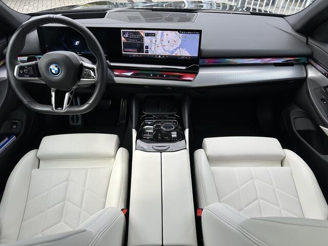 BMW i5 eDrive40 M Sport Edition 84 kWh Pano-Dak | Adapt. Cruise | HUD | Stoelventilatie