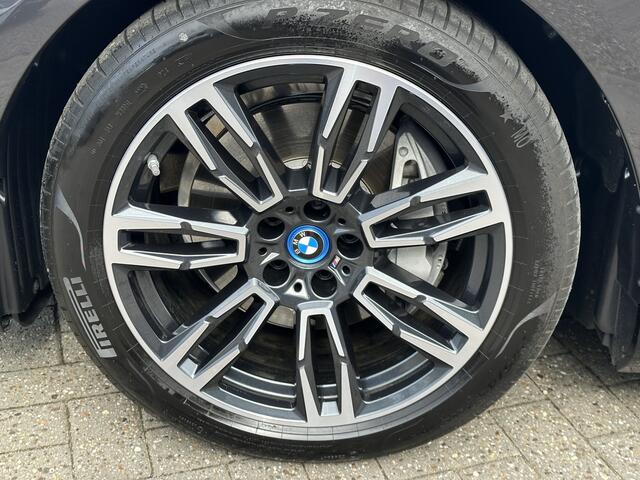 BMW i5 eDrive40 M Sport Edition 84 kWh Pano-Dak | Adapt. Cruise | HUD | Stoelventilatie