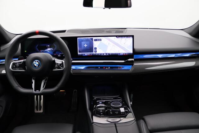 BMW i5 Sedan M60 xDrive | M Sportpakket pro | Innovation Pack | Panoramadak | Bowers & Wilkins | Trekhaak | 21''