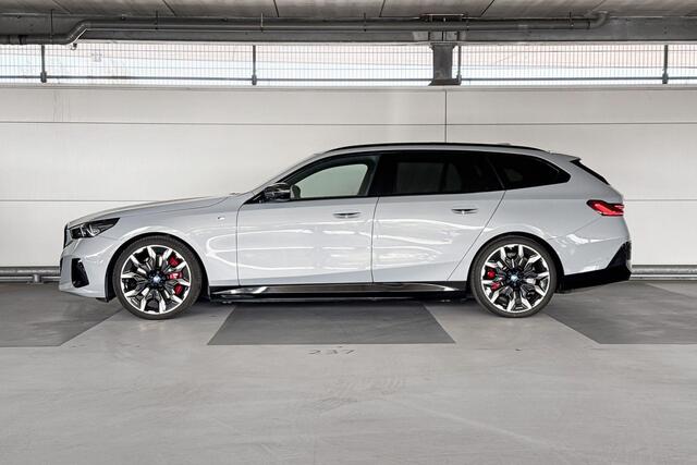 BMW i5 Touring M60 xDrive 84 kWh