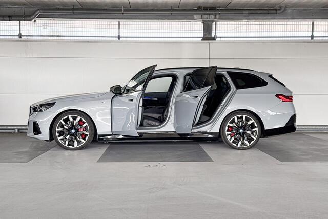 BMW i5 Touring M60 xDrive 84 kWh