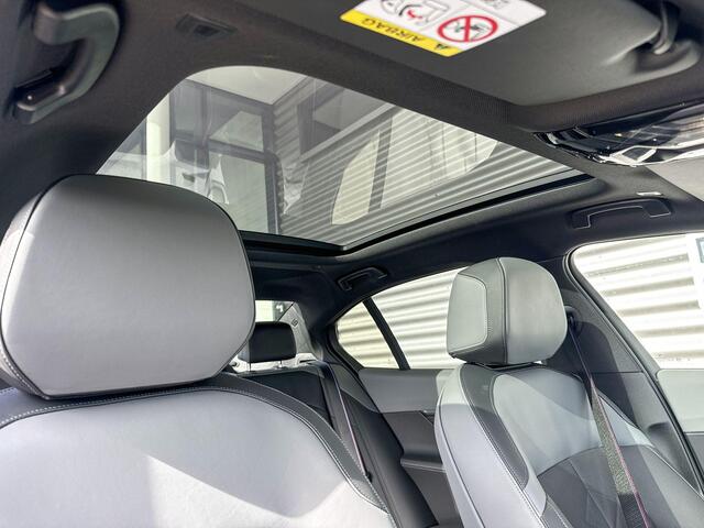 BMW i5 eDrive40 M Sportpakket Pro / Innovation Pack / Travel Pack / Comfort Pack / Trekhaak / Panoramadak