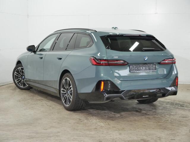 BMW i5 Touring eDrive40 M-Sport pro | Panorama | CoPilot | Trekhaak | Bowers & Wilkins Surround Sound