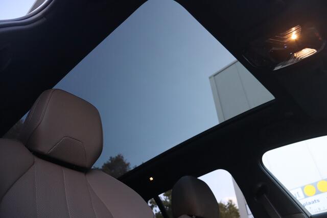 BMW i5 Touring M60 xDrive M-Sport Carbon I Elek.Trekhaak I Stoel Vent.