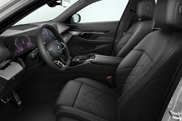 BMW i5 Sedan eDrive40 M Sport Edition 84 kWh | M Sportpakket | Travel Pack | Comfort Pack