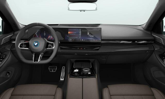 BMW i5 eDrive40 M Sport Edition | M Sportpakket Pro | Innovation Pack | Travel Pack | Comfort Pack | Panoramadak