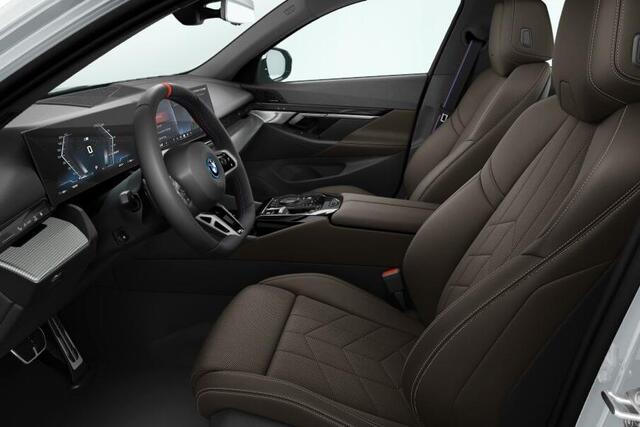BMW i5 Sedan M60 xDrive 84 kWh