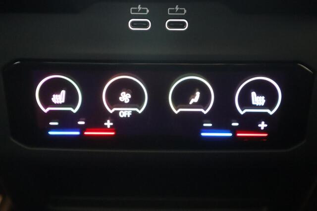 BMW i5 Sedan M60 xDrive M Sportpakket Pro | Innovation Pack | Travel Pack | Comfort Pack | Driving Assistant Professional