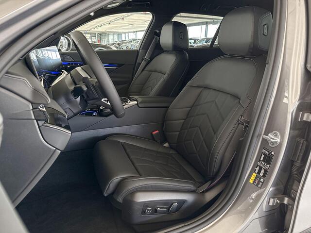 BMW i5 Touring xDrive40 84 kWh | M Sportpakket Pro | Innovation Pack | Comfort Pack