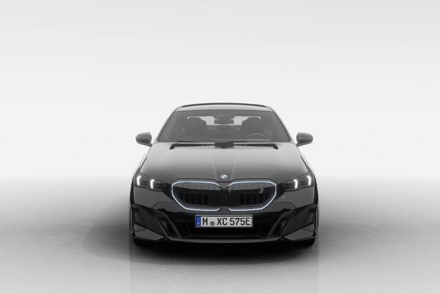 BMW i5 Sedan eDrive40 M Sport Edition | M Sport Pro | Innovation Pack | Travel Pack | Comfort Pack | Showroomvoordeel