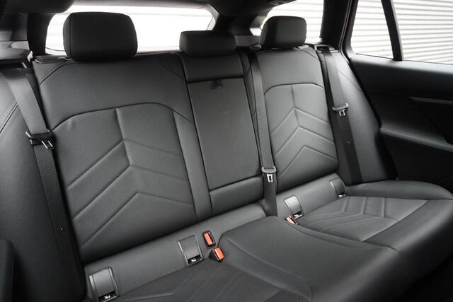 BMW i5 Touring eDrive40 M Sportpakket | Trekhaak met elektrisch wegklapbare kogel | Driving Assistant Plus | Parking Assistant | Alarmsysteem klasse 3