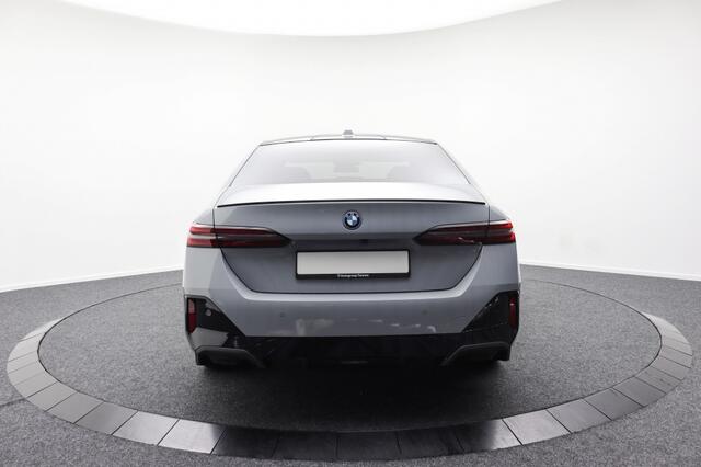 BMW i5 eDrive40 M-Sport | 82kWh | Panoramadak | Bowers & Wilkins