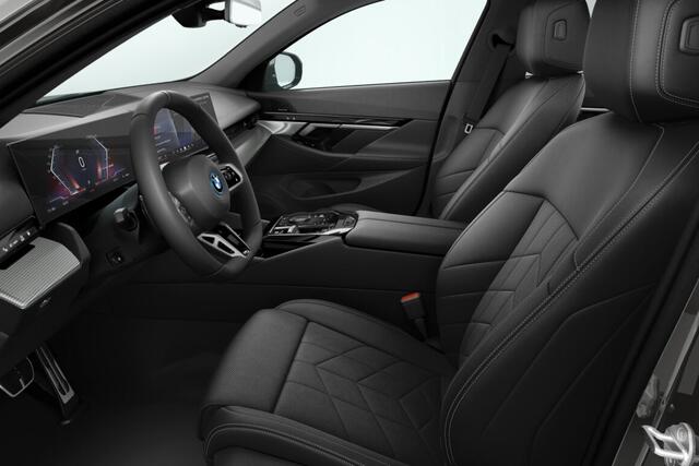 BMW i5 Sedan eDrive40 M Sport Edition 84 kWh | M Sportpakket | Travel Pack | Comfort Pack | Showroomvoordeel