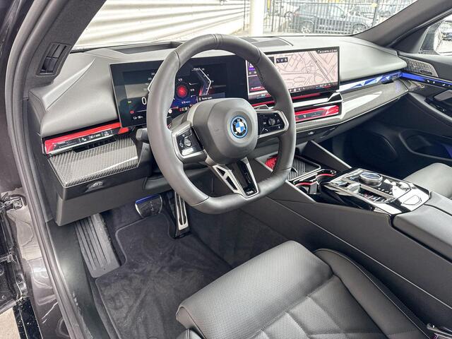 BMW i5 eDrive40