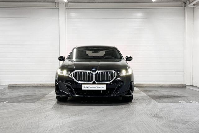 BMW i5 Sedan eDrive40 | M-Sport | Travel Pack | Comfort Pack | Driving Assistant Plus | Harman/Kardon | Comfort Access | Trekhaak