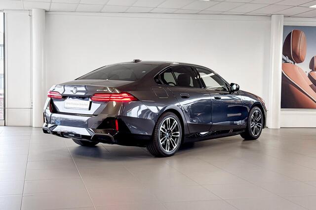 BMW i5 Sedan eDrive40 M Sport Edition | Stoelventilatie | Comfort Access | Harman Kardon | Trekhaak |