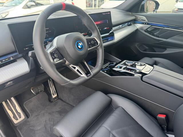 BMW i5 Touring M60 xDrive 601PK Origineel NL (btw)