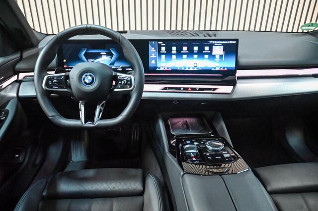 BMW i5 Touring 40 xDrive | M-Sport PRO | HUD | PANO | HARMAN KARDON | STOELVERW