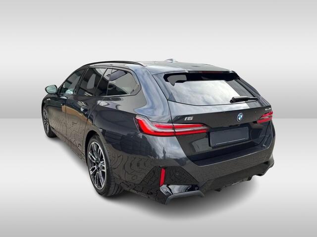 BMW i5 Touring eDrive40 M Sport Edition 84 kWh / Bowers&Wilkins / HUD / ACC