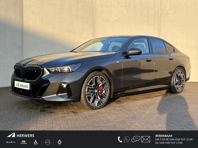 BMW i5 XDrive40 M Sport Edition 84 kWh 4WD / SOH 97,2% / VOL LEDER / Fabrieksgarantie t/m 04-2028 / Elektrische Trekhaak (1500KG) / Comfort Pack / Innovation Pack / M Sportpakket Pro / Travelpack /