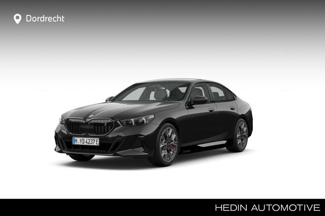 BMW i5 eDrive40 84 kWh | M-Sport Pro | 20" | Panorama. | Park. + Driv. Plus | Trekhaak | Comf. + Trav. Pack Innovation Pack | Verw. Stoelen V+ A | Stuurwiel Verw. | 4-zone Airco.