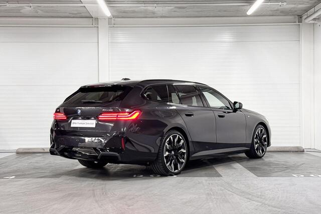 BMW i5 Touring xDrive40 | M-Sport | Panoramadak | Bowers & Wilkins | Stoelventilatie | Stoelverwarming | Driving Assistant Professional | Parking Assistant professional |