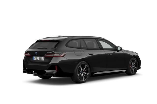 BMW i5 Touring eDrive40 M Sport Edition 84 kWh | M Sportpakket Pro | Innovation Pack | Travel Pack | Comfort Pack | Trekhaak