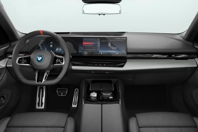 BMW i5 Sedan M60 xDrive 84 kWh | M Sportpakket Pro | Innovation Pack | Travel Pack | Comfort Pack