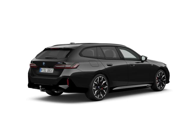 BMW i5 Touring M60 xDrive 84 kWh | M Sportpakket Pro | Innovation Pack | Travel Pack | Comfort Pack | Trekhaak