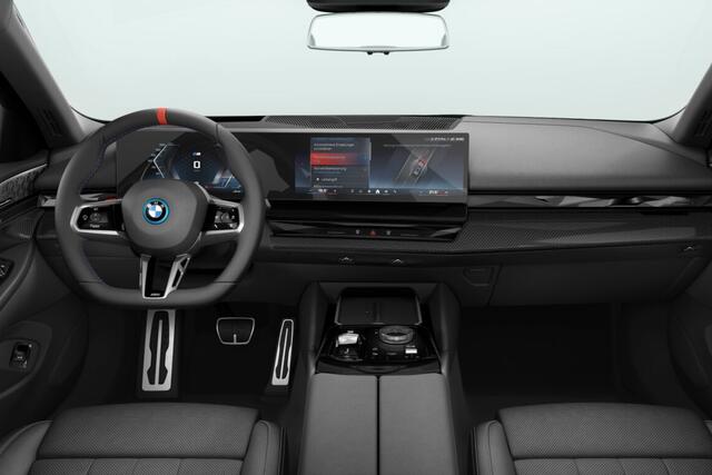 BMW i5 Touring M60 xDrive 84 kWh | M Sportpakket Pro | Innovation Pack | Travel Pack | Comfort Pack | Trekhaak