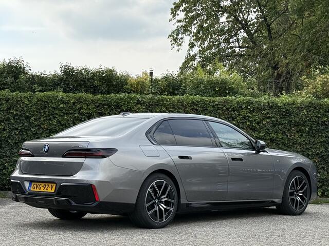 BMW i7 xDrive60 | M-Sport Pro | Panorama Sky Lounge | Massage | 4x stoelverw. | CoPilot | Iconic Glow