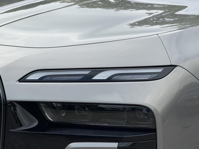 BMW i7 xDrive60 | M-Sport Pro | Panorama Sky Lounge | Massage | 4x stoelverw. | CoPilot | Iconic Glow