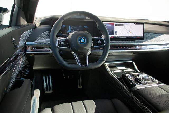 BMW i7 M70 xDrive | Sky Lounge | Bowers & Wilkins | Connoisseur Pack