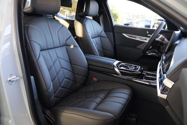 BMW i7 eDrive50 Privilege Edition M Sportpakket Pro | Executive Edition | Innovation Pack | Sky Lounge | Iconic Glow