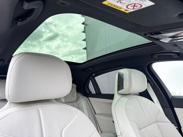 BMW i7 eDrive50 M-Sport / Multifuncitionele Stoelen / Executive Pakket / Driving Assistant Professional / Integral Active Steering / Connoisseur Pack / 21 inch / Parking Assistant