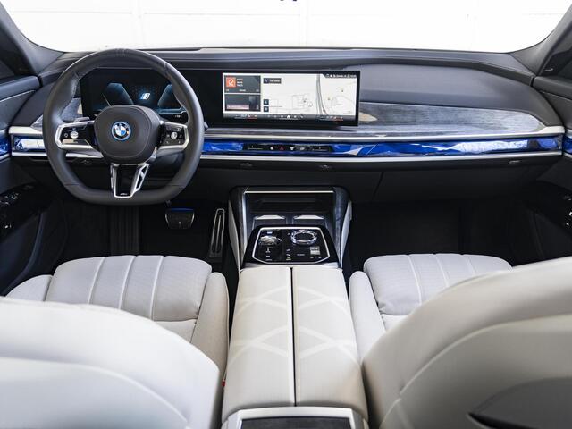 BMW i7 eDrive50 | M Sportpakket Pro | Innovation Pack | Connoisseur Pack | Stoelventilatie | Massagefunctie | Driving Assistant Professional | 21''