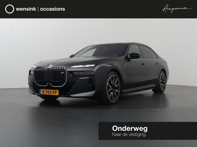 BMW i7 M70 xDrive 106 kWh | SOH 97% | M-Pakket | Iconic Glow | Sky Lounge | Travel En Comfort Systeem | Bowers & Wilkins | Innovatie Pakket | Executive Pakket | Executive Lounge | Connoisseur Pakket | Airco akoestisch pakket |