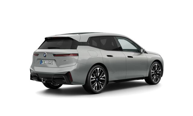 BMW iX xDrive60 112 kWh | 23 Inch | M-Sportpakket Pro | Comfort Pack | Innovation Pack | Panoramadak | Trekhaak