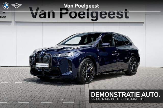 BMW iX xDrive45 101 kWh