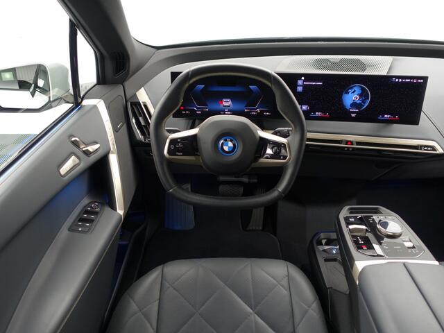 BMW iX xDrive40 M Gold Edition 77 kWh- Harman Kardon, Stoelmassage, Stuur/Stoelverwarming, Head Up, 360 Camera, Ada Cruise