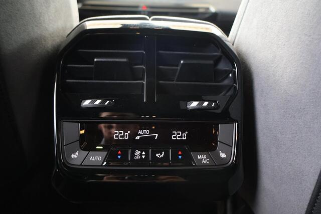 BMW iX xDrive60 | M Sportpakket | Comfort Pack | Innovation Pack