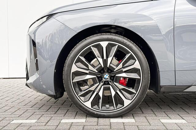 BMW iX xDrive45 101 kWh Trekhaak | Innovation Pack | M Sport |