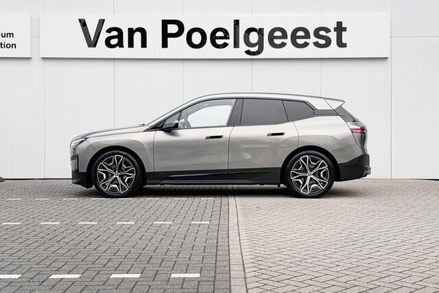 BMW iX xDrive50 Trekhaak | Panoramadak | Integral Active Steering