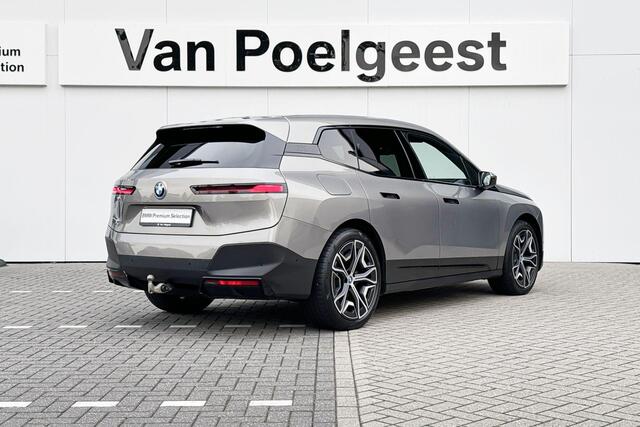 BMW iX xDrive50 Trekhaak | Panoramadak | Integral Active Steering