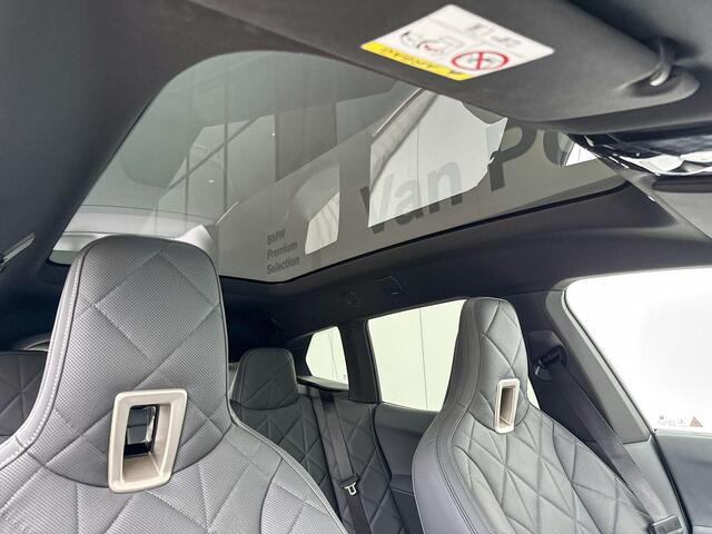 BMW iX xDrive50 Trekhaak | Panoramadak | Integral Active Steering
