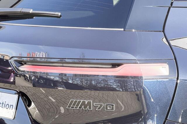 BMW iX xDrive M70 112 kWh